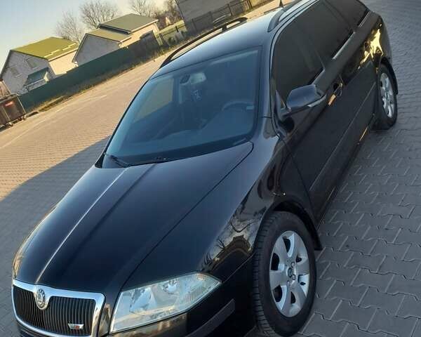Черный Шкода Октавия, объемом двигателя 1.6 л и пробегом 186 тыс. км за 6799 $, фото 1 на Automoto.ua