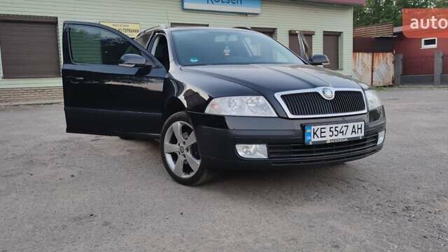 Черный Шкода Октавия, объемом двигателя 1.6 л и пробегом 232 тыс. км за 7700 $, фото 1 на Automoto.ua