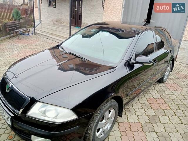 Черный Шкода Октавия, объемом двигателя 1.6 л и пробегом 342 тыс. км за 5500 $, фото 1 на Automoto.ua