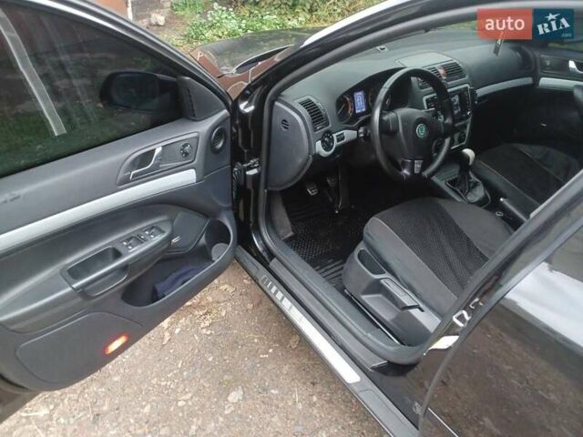 Черный Шкода Октавия, объемом двигателя 2 л и пробегом 255 тыс. км за 6500 $, фото 1 на Automoto.ua