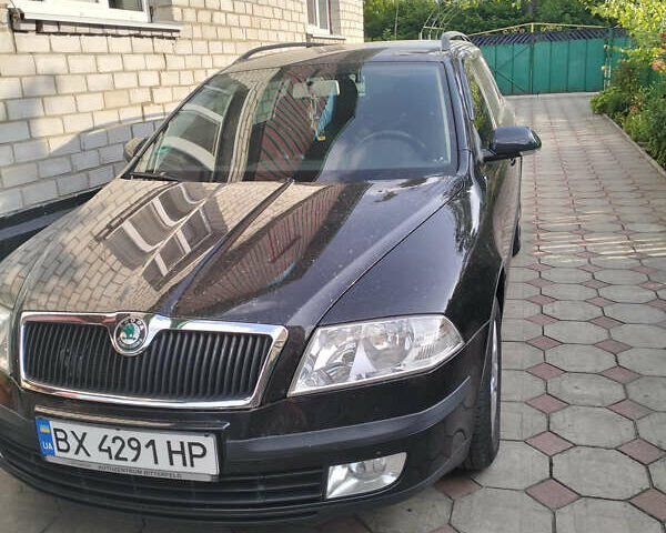 Черный Шкода Октавия, объемом двигателя 1.6 л и пробегом 244 тыс. км за 5800 $, фото 1 на Automoto.ua