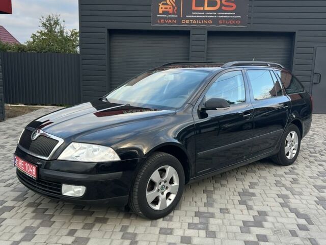 Черный Шкода Октавия, объемом двигателя 1.6 л и пробегом 210 тыс. км за 6700 $, фото 1 на Automoto.ua