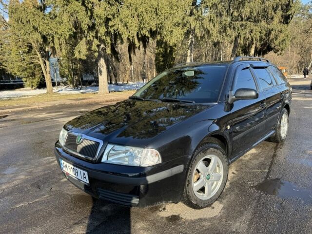 Черный Шкода Октавия, объемом двигателя 1.6 л и пробегом 220 тыс. км за 6500 $, фото 1 на Automoto.ua