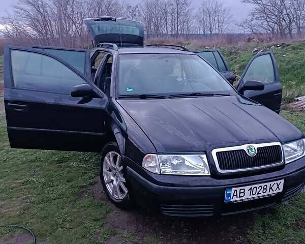 Черный Шкода Октавия, объемом двигателя 1.6 л и пробегом 193 тыс. км за 5700 $, фото 1 на Automoto.ua