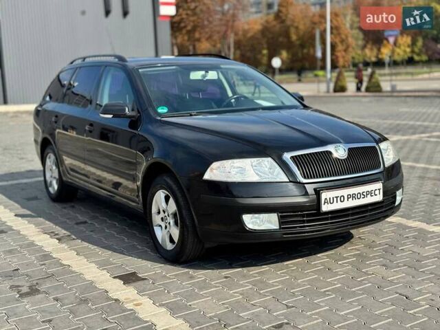 Черный Шкода Октавия, объемом двигателя 1.6 л и пробегом 212 тыс. км за 6999 $, фото 1 на Automoto.ua