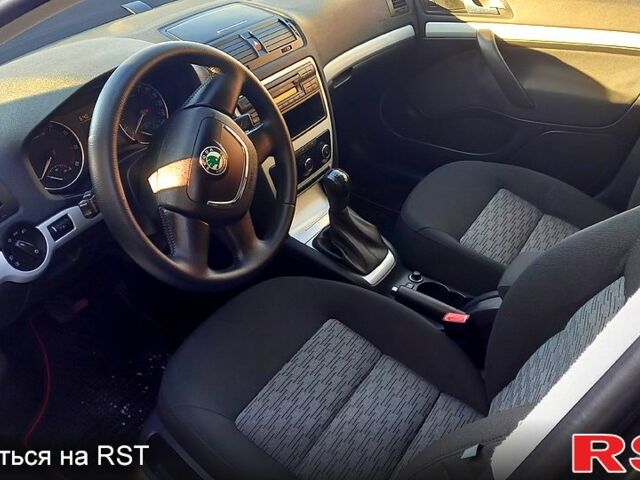 Чорний Шкода Октавія, об'ємом двигуна 1.6 л та пробігом 196 тис. км за 8500 $, фото 1 на Automoto.ua