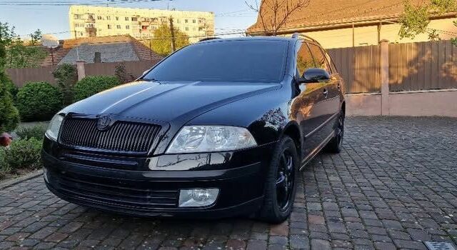 Черный Шкода Октавия, объемом двигателя 1.8 л и пробегом 270 тыс. км за 5700 $, фото 1 на Automoto.ua