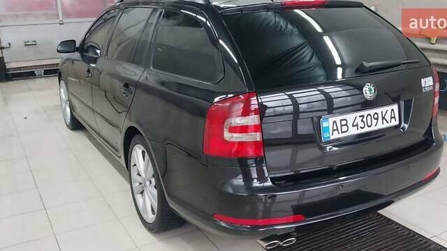 Черный Шкода Октавия, объемом двигателя 2 л и пробегом 310 тыс. км за 7800 $, фото 1 на Automoto.ua