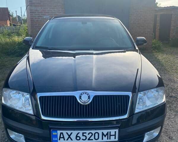 Черный Шкода Октавия, объемом двигателя 1.8 л и пробегом 158 тыс. км за 7800 $, фото 1 на Automoto.ua