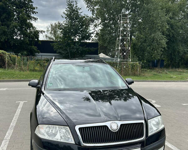 Черный Шкода Октавия, объемом двигателя 1.6 л и пробегом 255 тыс. км за 8500 $, фото 1 на Automoto.ua