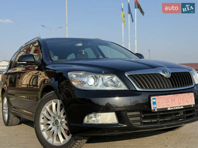 Черный Шкода Октавия, объемом двигателя 0 л и пробегом 215 тыс. км за 8800 $, фото 1 на Automoto.ua