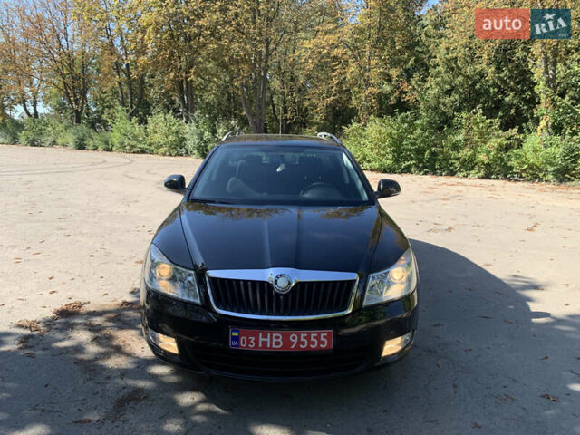 Черный Шкода Октавия, объемом двигателя 1.6 л и пробегом 240 тыс. км за 8200 $, фото 1 на Automoto.ua