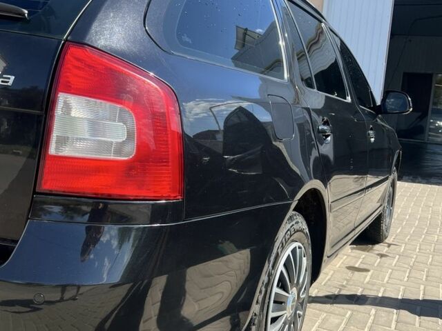Черный Шкода Октавия, объемом двигателя 1.6 л и пробегом 325 тыс. км за 6500 $, фото 1 на Automoto.ua