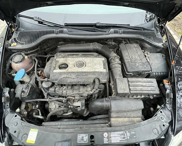 Черный Шкода Октавия, объемом двигателя 1.8 л и пробегом 320 тыс. км за 7500 $, фото 1 на Automoto.ua