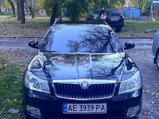 Черный Шкода Октавия, объемом двигателя 1.6 л и пробегом 216 тыс. км за 9000 $, фото 1 на Automoto.ua