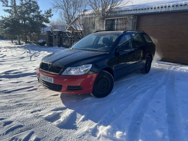 Черный Шкода Октавия, объемом двигателя 1.6 л и пробегом 204 тыс. км за 4850 $, фото 1 на Automoto.ua