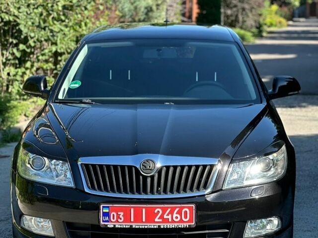 Черный Шкода Октавия, объемом двигателя 1.8 л и пробегом 216 тыс. км за 6900 $, фото 1 на Automoto.ua