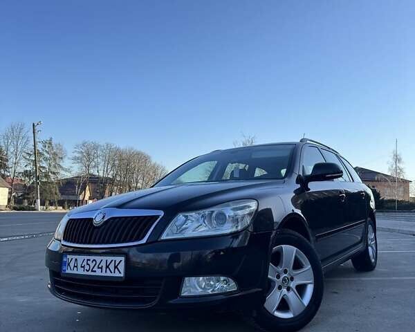 Черный Шкода Октавия, объемом двигателя 1.6 л и пробегом 309 тыс. км за 7600 $, фото 1 на Automoto.ua