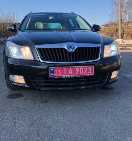 Черный Шкода Октавия, объемом двигателя 1.8 л и пробегом 227 тыс. км за 7900 $, фото 1 на Automoto.ua