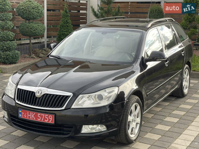 Черный Шкода Октавия, объемом двигателя 1.6 л и пробегом 246 тыс. км за 8499 $, фото 1 на Automoto.ua