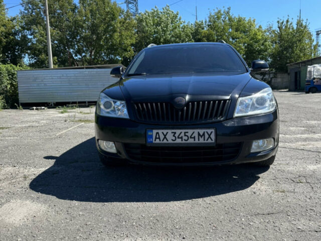Черный Шкода Октавия, объемом двигателя 1.8 л и пробегом 213 тыс. км за 7500 $, фото 1 на Automoto.ua