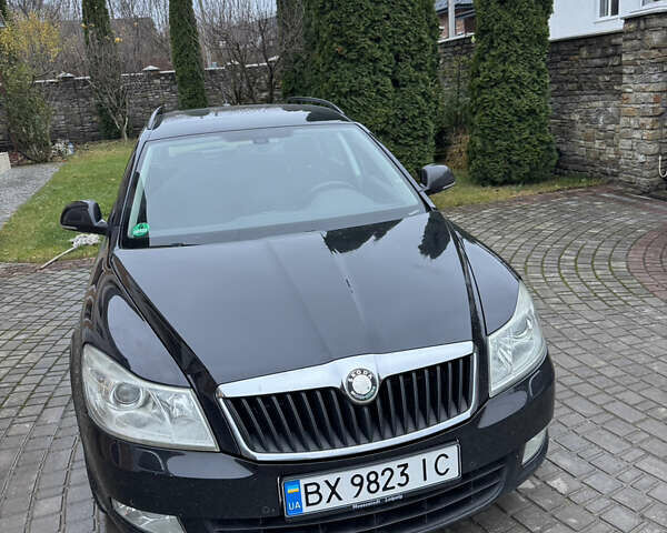 Черный Шкода Октавия, объемом двигателя 1.6 л и пробегом 250 тыс. км за 9300 $, фото 1 на Automoto.ua