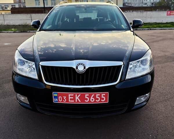 Черный Шкода Октавия, объемом двигателя 1.8 л и пробегом 229 тыс. км за 7200 $, фото 1 на Automoto.ua