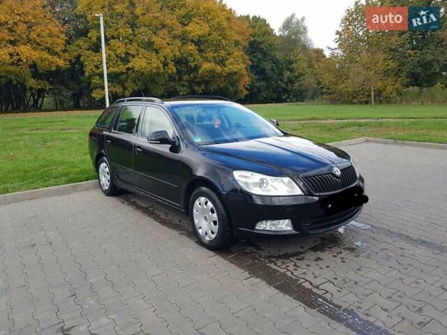 Черный Шкода Октавия, объемом двигателя 1.6 л и пробегом 274 тыс. км за 7147 $, фото 1 на Automoto.ua