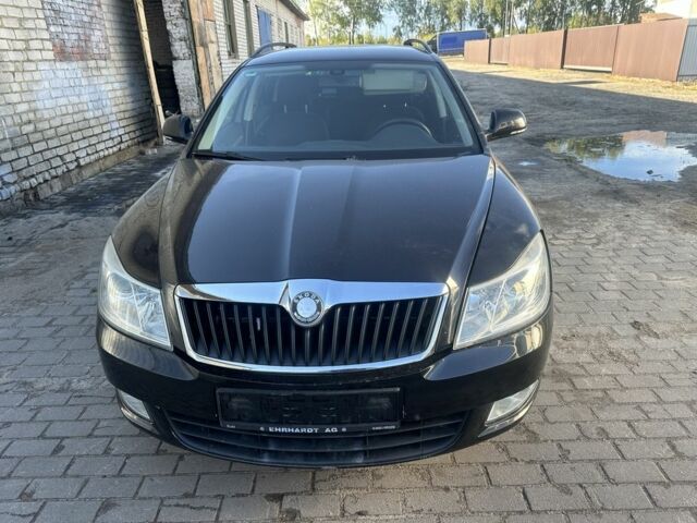 Чорний Шкода Октавія, об'ємом двигуна 2 л та пробігом 250 тис. км за 7900 $, фото 1 на Automoto.ua