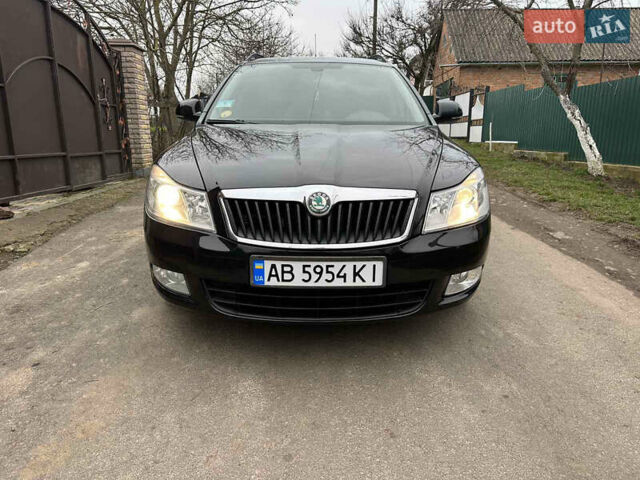 Черный Шкода Октавия, объемом двигателя 1.6 л и пробегом 316 тыс. км за 6999 $, фото 1 на Automoto.ua