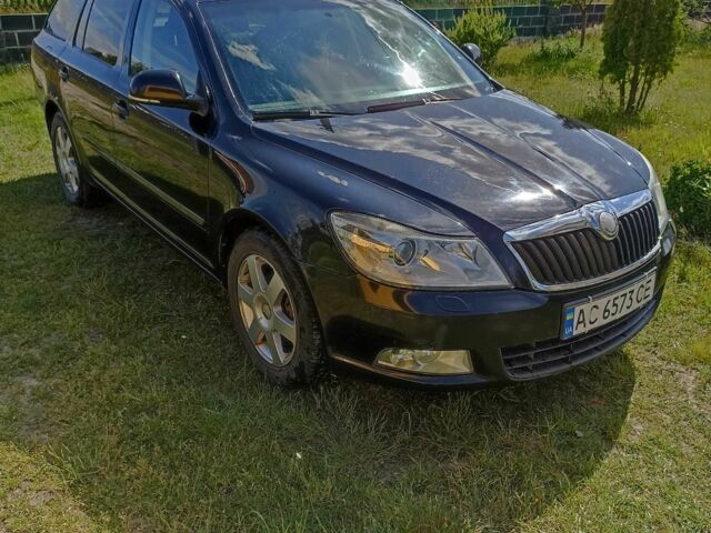 Черный Шкода Октавия, объемом двигателя 2 л и пробегом 402 тыс. км за 8500 $, фото 1 на Automoto.ua