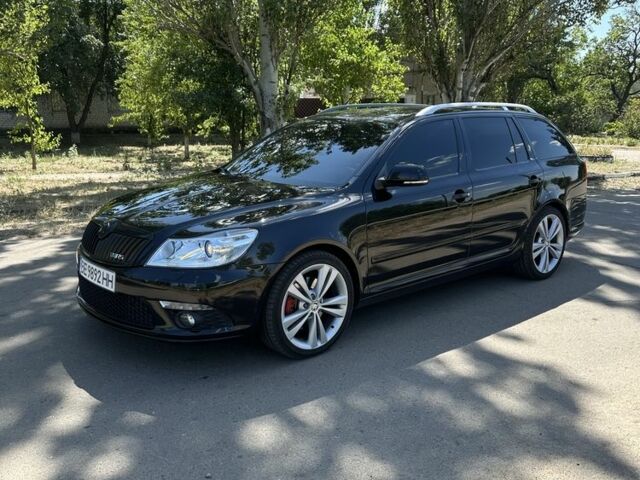 Чорний Шкода Октавія, об'ємом двигуна 2 л та пробігом 180 тис. км за 11224 $, фото 1 на Automoto.ua