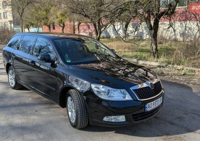 Черный Шкода Октавия, объемом двигателя 1.39 л и пробегом 260 тыс. км за 6900 $, фото 1 на Automoto.ua