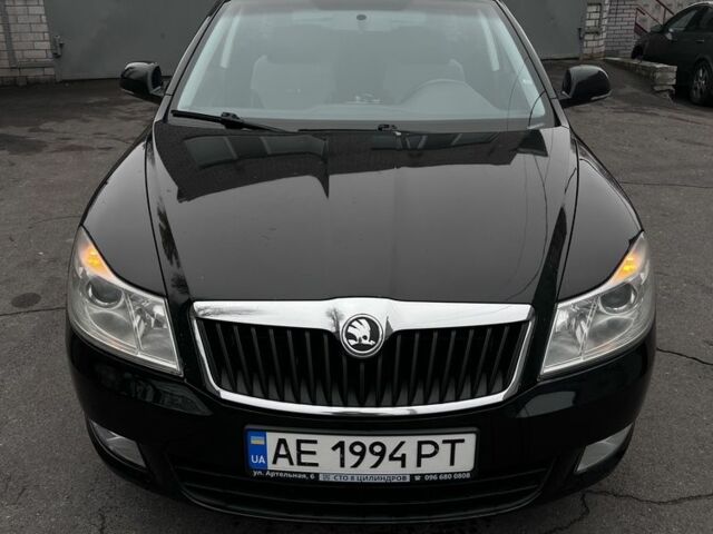 Черный Шкода Октавия, объемом двигателя 1.6 л и пробегом 230 тыс. км за 7500 $, фото 1 на Automoto.ua