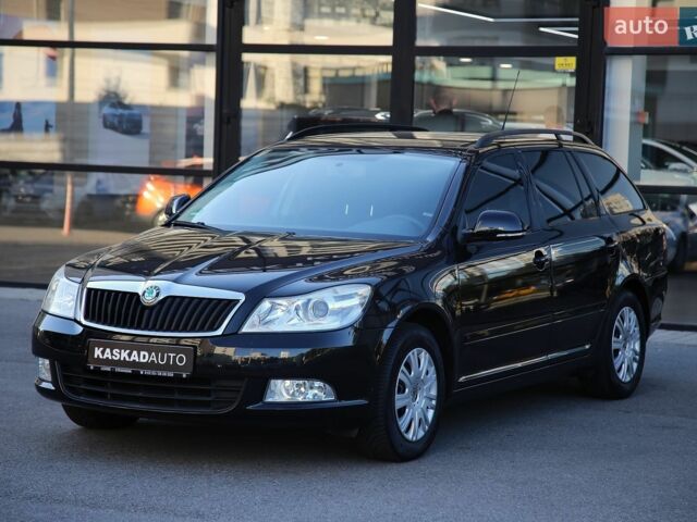 Черный Шкода Октавия, объемом двигателя 0 л и пробегом 241 тыс. км за 7700 $, фото 1 на Automoto.ua