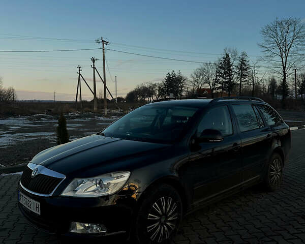 Черный Шкода Октавия, объемом двигателя 1.2 л и пробегом 247 тыс. км за 5900 $, фото 1 на Automoto.ua