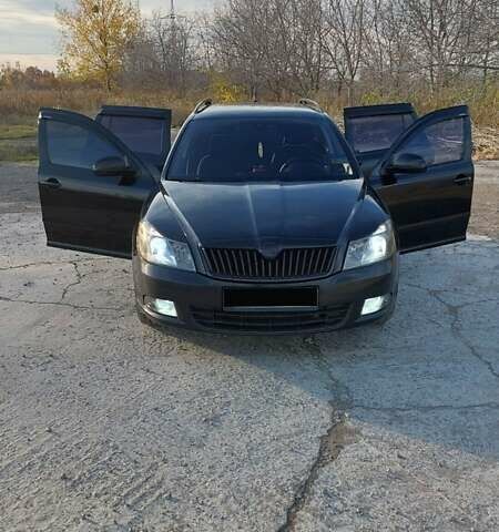 Черный Шкода Октавия, объемом двигателя 1.99 л и пробегом 366 тыс. км за 7500 $, фото 1 на Automoto.ua