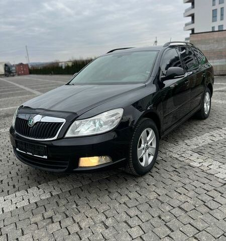Черный Шкода Октавия, объемом двигателя 1.2 л и пробегом 199 тыс. км за 6200 $, фото 1 на Automoto.ua