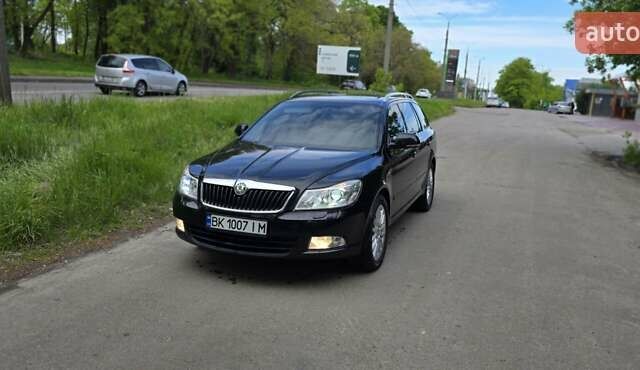 Черный Шкода Октавия, объемом двигателя 1.8 л и пробегом 248 тыс. км за 8900 $, фото 1 на Automoto.ua