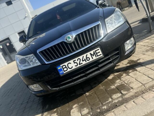 Черный Шкода Октавия, объемом двигателя 1.8 л и пробегом 232 тыс. км за 8000 $, фото 1 на Automoto.ua