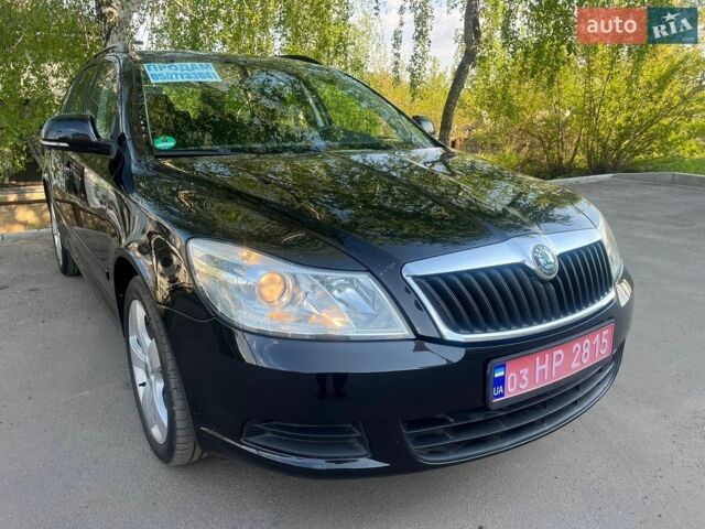 Черный Шкода Октавия, объемом двигателя 1.4 л и пробегом 226 тыс. км за 6800 $, фото 1 на Automoto.ua