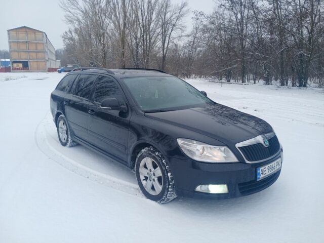 Черный Шкода Октавия, объемом двигателя 1.6 л и пробегом 269 тыс. км за 7700 $, фото 1 на Automoto.ua