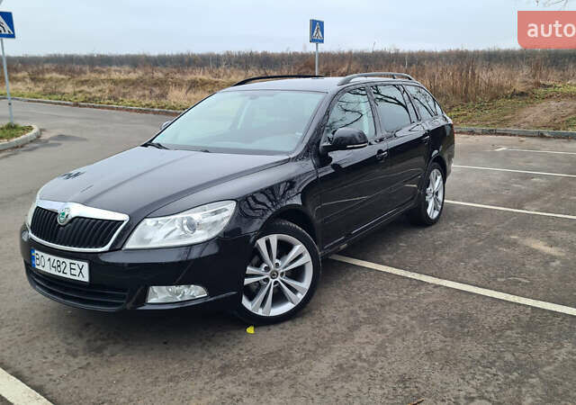 Черный Шкода Октавия, объемом двигателя 1.8 л и пробегом 220 тыс. км за 9700 $, фото 1 на Automoto.ua