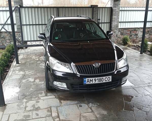 Черный Шкода Октавия, объемом двигателя 1.6 л и пробегом 280 тыс. км за 7800 $, фото 1 на Automoto.ua