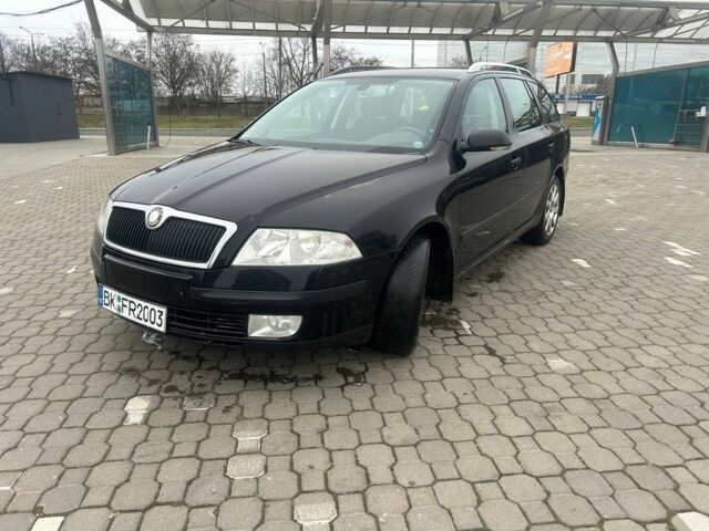 Черный Шкода Октавия, объемом двигателя 2 л и пробегом 300 тыс. км за 3000 $, фото 1 на Automoto.ua