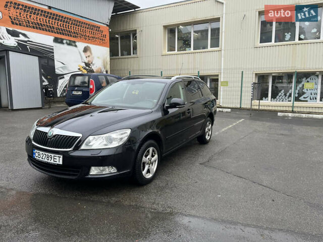 Черный Шкода Октавия, объемом двигателя 1.6 л и пробегом 315 тыс. км за 7200 $, фото 1 на Automoto.ua