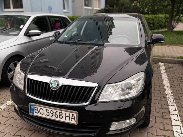 Черный Шкода Октавия, объемом двигателя 2 л и пробегом 340 тыс. км за 8900 $, фото 1 на Automoto.ua