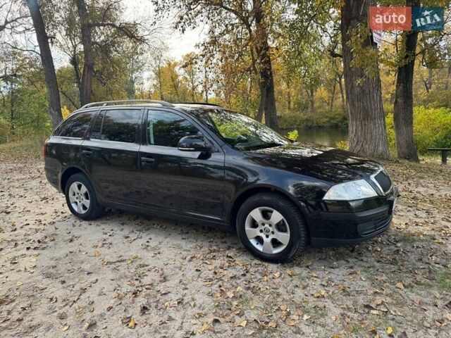 Шкода Октавия 2011 в Полтаве на Automoto.ua Черный Шкода Октавия, объемом двигателя 1.6 л и пробегом 220 тыс. км за 7600 $, фото 1 на Automoto.ua