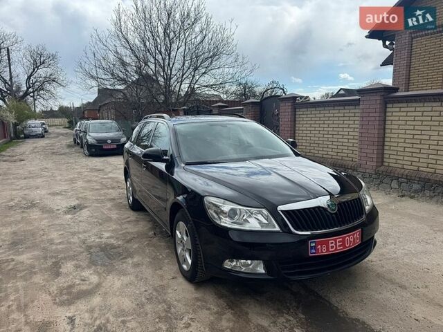 Черный Шкода Октавия, объемом двигателя 1.4 л и пробегом 225 тыс. км за 8200 $, фото 1 на Automoto.ua