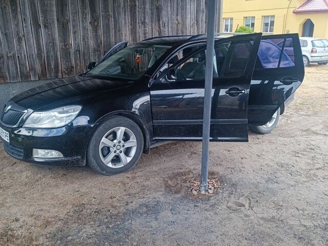 Чорний Шкода Октавія, об'ємом двигуна 1.6 л та пробігом 300 тис. км за 6000 $, фото 1 на Automoto.ua